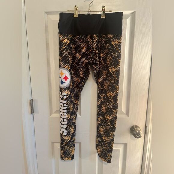 Women's Black and Gold Leggings - Picture 4 of 6